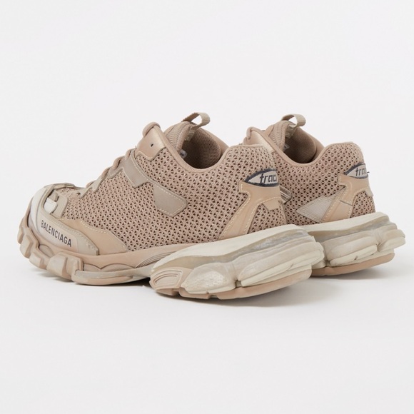 BALENCIAGA
Track.3 Sneakers - Balenciaga - Beige Mix
$1,025 Sz 42 men 9 women 12 - Picture 4 of 17